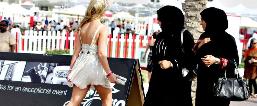 33 Hal yang Pasti Bikin Kamu Melongo Ini "Cuma" Pemandangan Sehari-hari di Dubai!