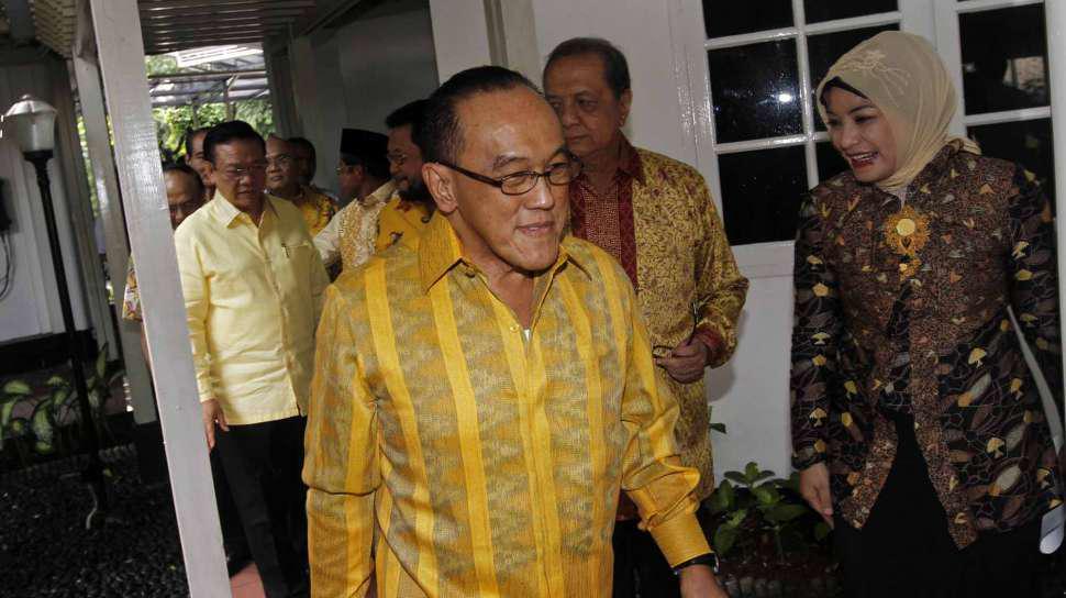 Setya Novanto Layangkan Teguran Tertulis untuk Aburizal Bakrie