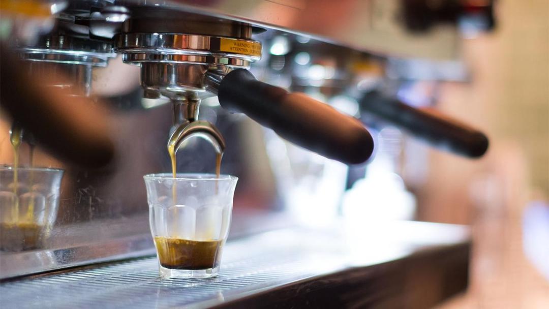 Kenapa Anak Muda Sekarang Belum Merasa Gaul Kalau Gak Pernah Minum Kopi?