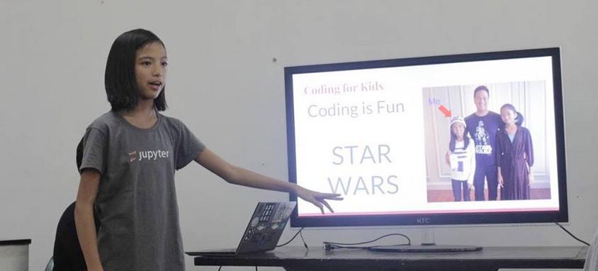 Baru 12 Tahun, Gadis Ini Sudah Mahir Coding dan Mengajari Anak Lain. Kamu Iri Gak?