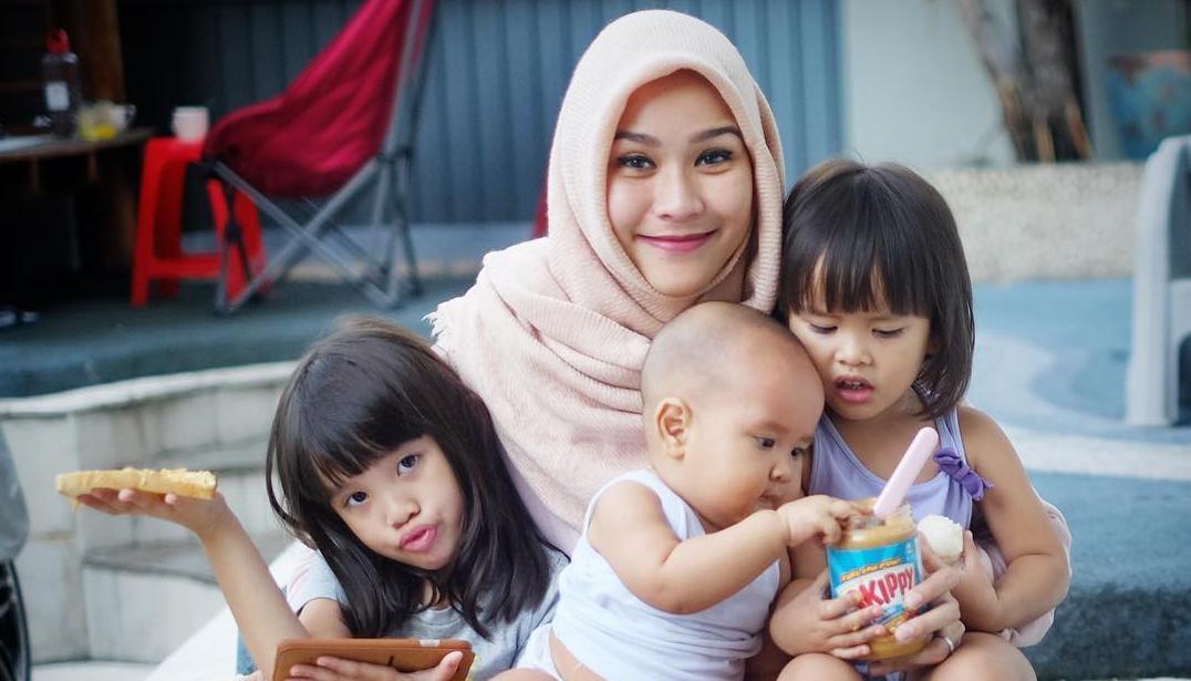 Salahkah Aku, Seorang Sarjana yang Memilih Menjadi Ibu Rumah Tangga?