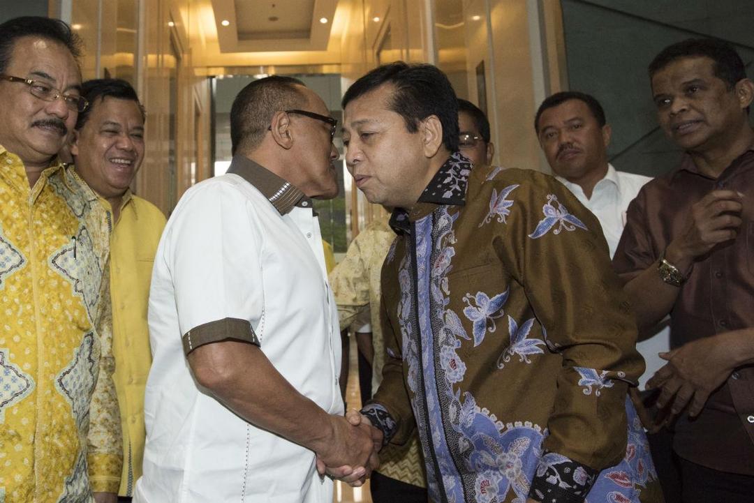 Setya Novanto Dilantik Sebagai Ketua DPR RI Lagi, Bagaimana Nasib Ade Komarudin?