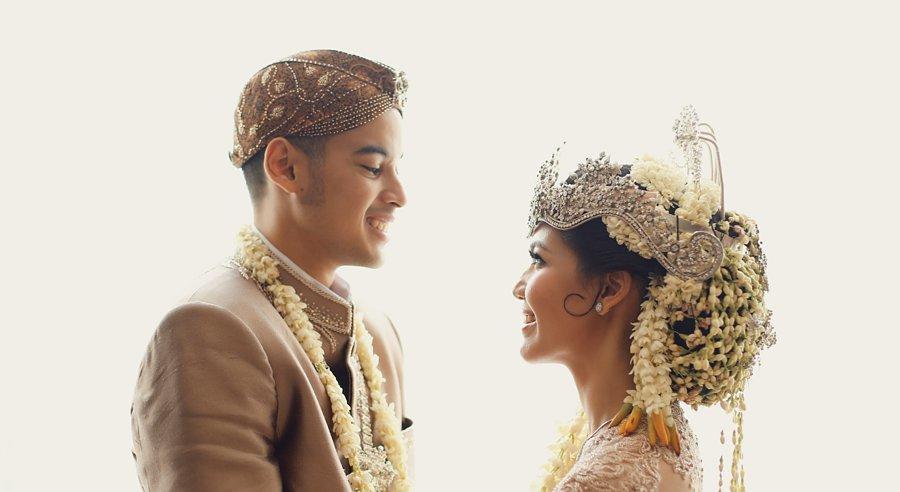 9 Alasan Kenapa Cowok Jawa Harus Nikahi Cewek Sunda