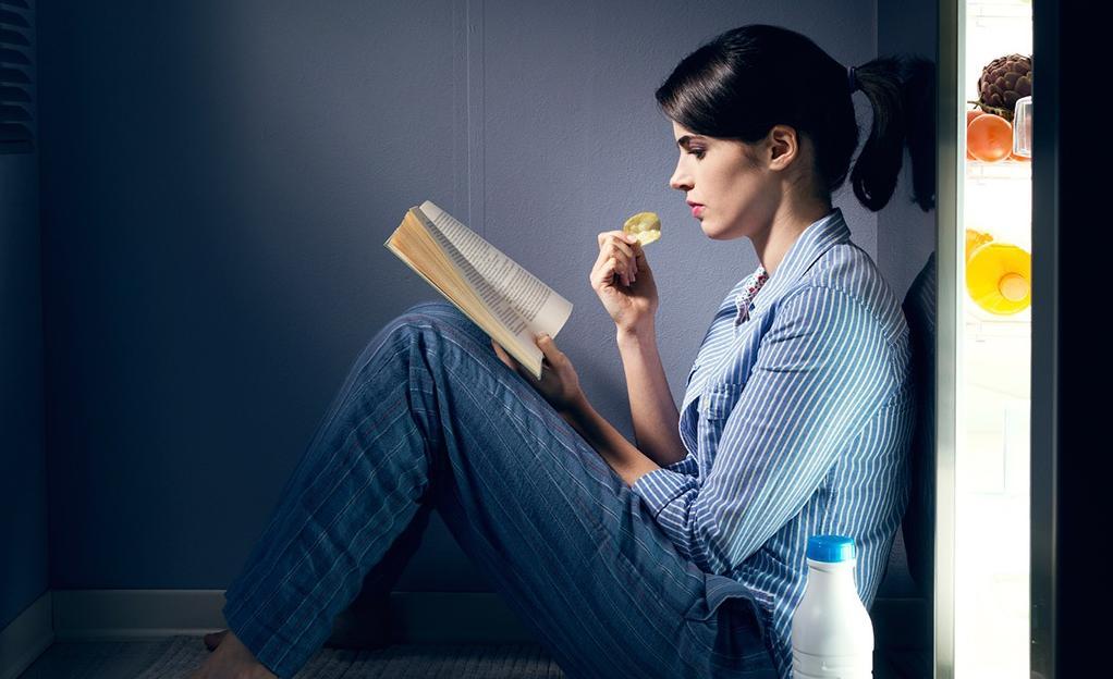 Suka Begadang? 8 Camilan Ini Aman Dimakan Tengah Malam