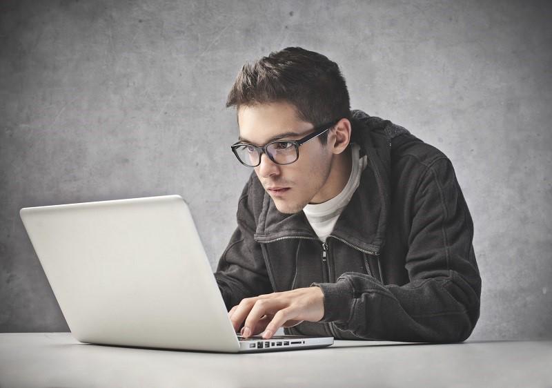 "Ada Kuota Internet, Maka Aku Ada"