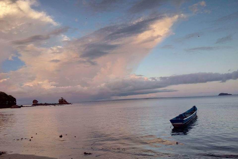 Bertualang ke Pulau Jefman: Pulau Kecil nan Indah di Raja Ampat