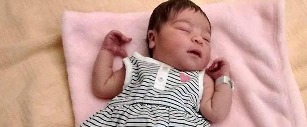 Tragis! Bayi Ini Meninggal Kelaparan Karena Orangtuanya Overdosis
