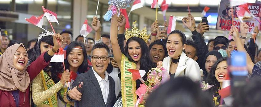 6 Gelar Bergengsi yang Berhasil Diraih Indonesia di Ajang Kecantikan Dunia 2016