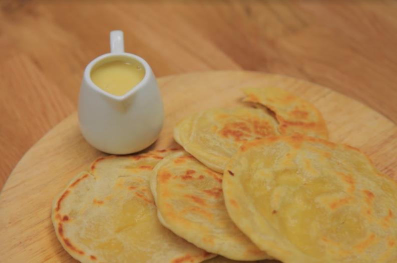 Mantap! Cobain Menu Jajanan Asyik, Canai Pisang Susu yang Yummy Ini