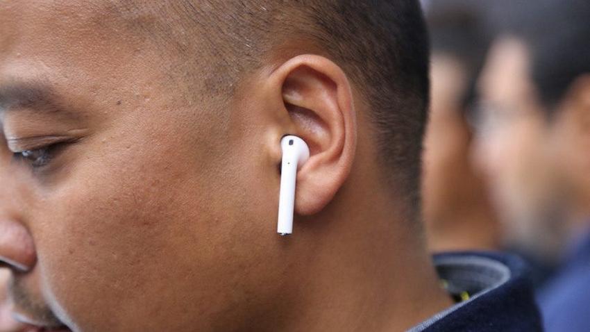 7 Headphones & Earphones yang Pas Untuk Smartphone Tanpa Audio Jack