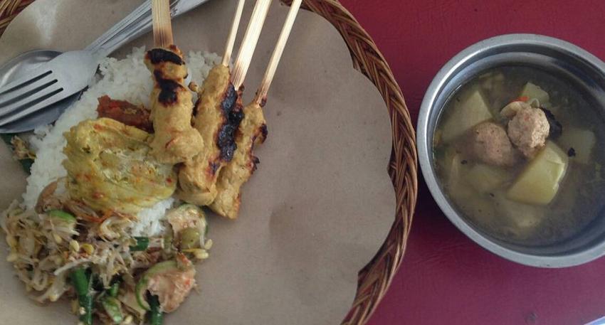 Daftar Tempat Makan Murah yang Wajib Dikunjungi Saat ke Bali