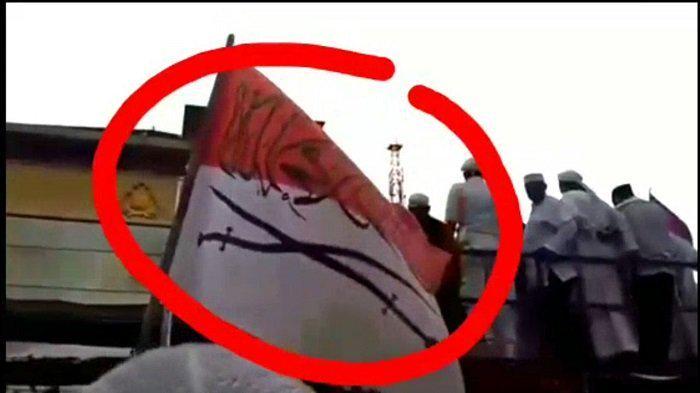 Begini Pengakuan Tersangka Pencoret Bendera Merah Putih dengan Huruf Arab