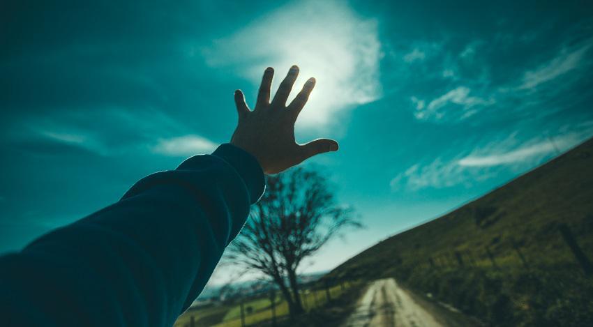 #MahakaryaAyahIbu: Memandang Langit Kenangan dan Pelajaran Hidup Ayah Ibu