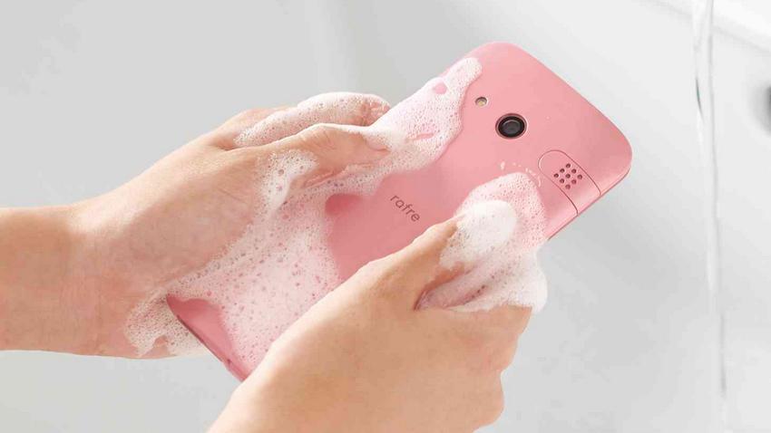Bukan Sihir, Smartphone Ini Tetap Tangguh Meski Dicuci