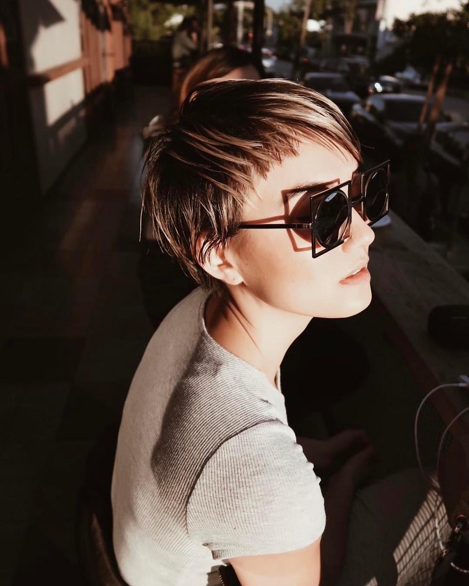 Celebrity Stalking: 9 Artis Tanah Air yang Makin Bersinar dengan Rambut Pendek