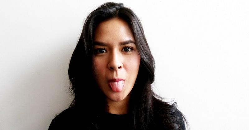 10 Reaksi Cewek Pas Tahu Gebetan Baru Jadian Sama Orang Lain