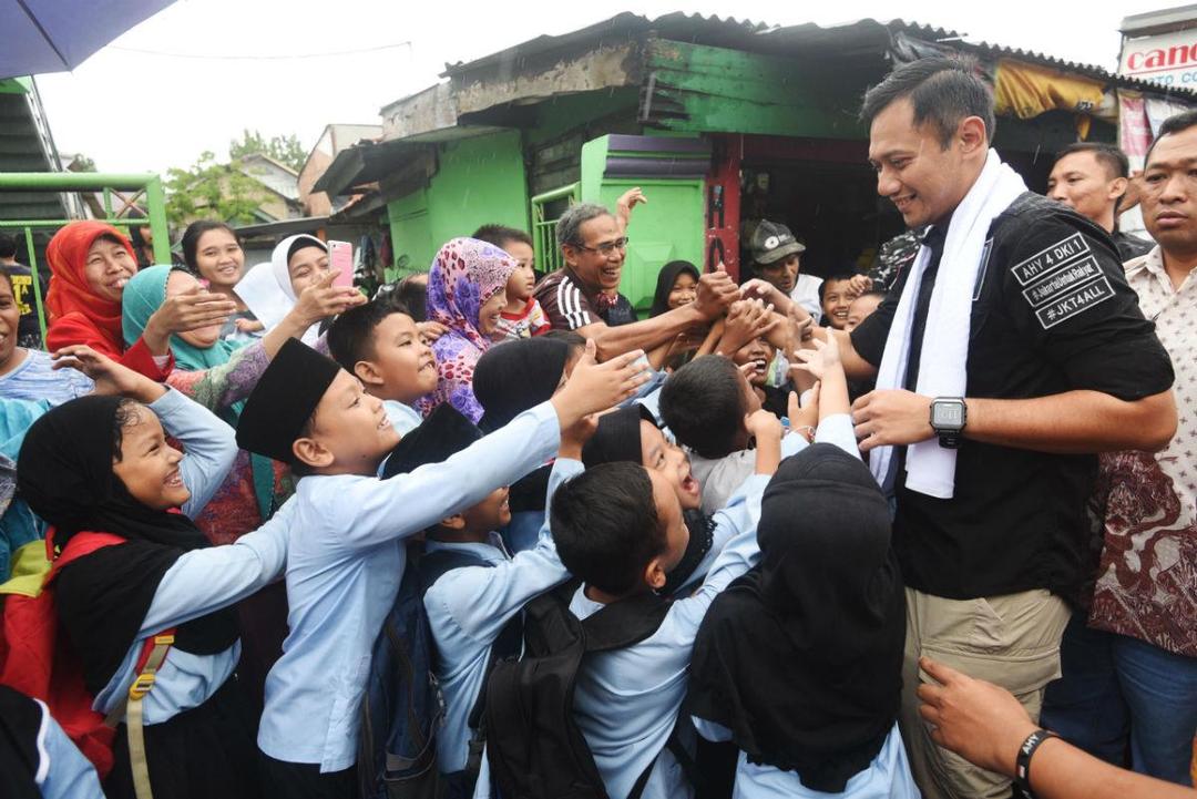 Seminggu Jelang Pilkada, Lembaga Survei Ini Menangkan Agus-Sylvi