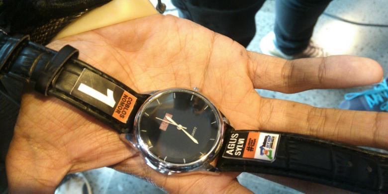 Dugaan Pembagian Jam Tangan, Timses Agus-Sylvi: Itu Barang Dagangan