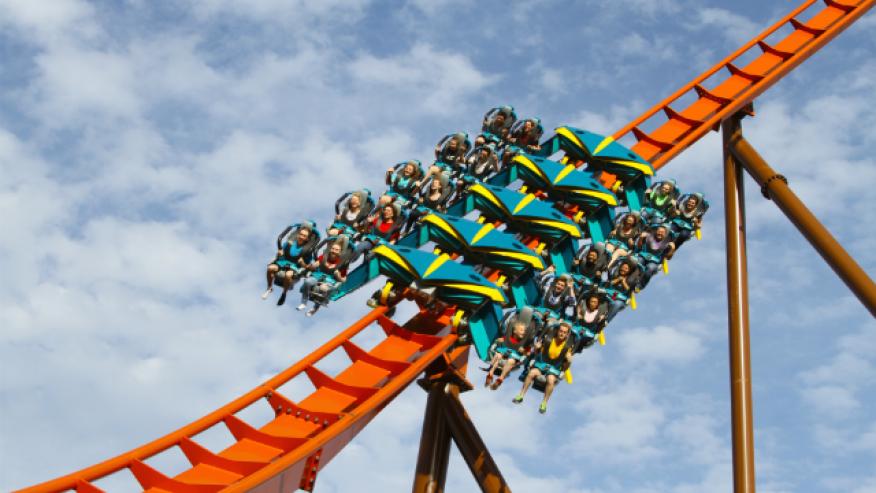 Kamu Bisa Dibilang Pecinta Adrenalin Kalau Gak Ngeri Lihat 9 Video Roller Coaster Ini