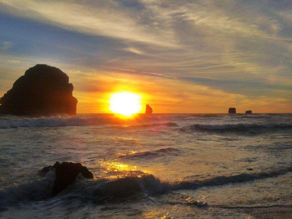 Menelisik Pantai Goa China Malang untuk Sensasi Sunset Ala Kuta Bali