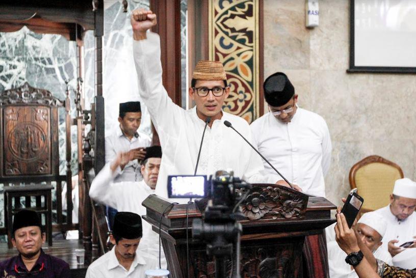Tempel Ketat Petahana, Prabowo Sebut Anies-Sandi "Paket Hemat"