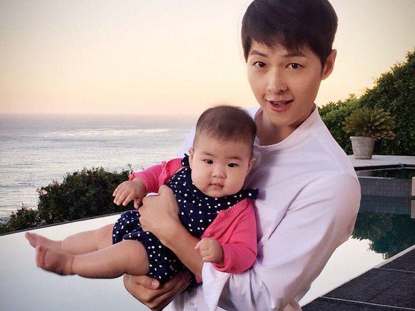 Gendong Anak, 4 Aktor Korea Ini Siap jadi Papa Muda. Kamu Siap jadi Mama?