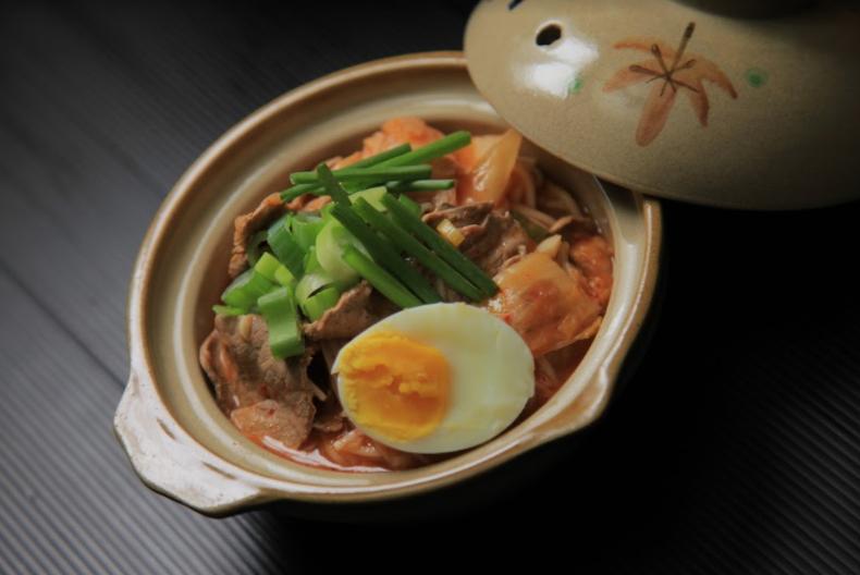 Bikin Kimchi Ramyun di Rumah Ala Korea Gak Sesusah Bayangan Kamu, Kok!