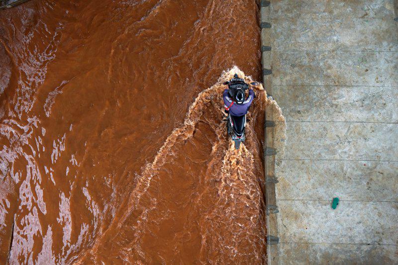 Banjir Melanda Jakarta, Djarot Tak Khawatir Elektabilitasnya Menurun