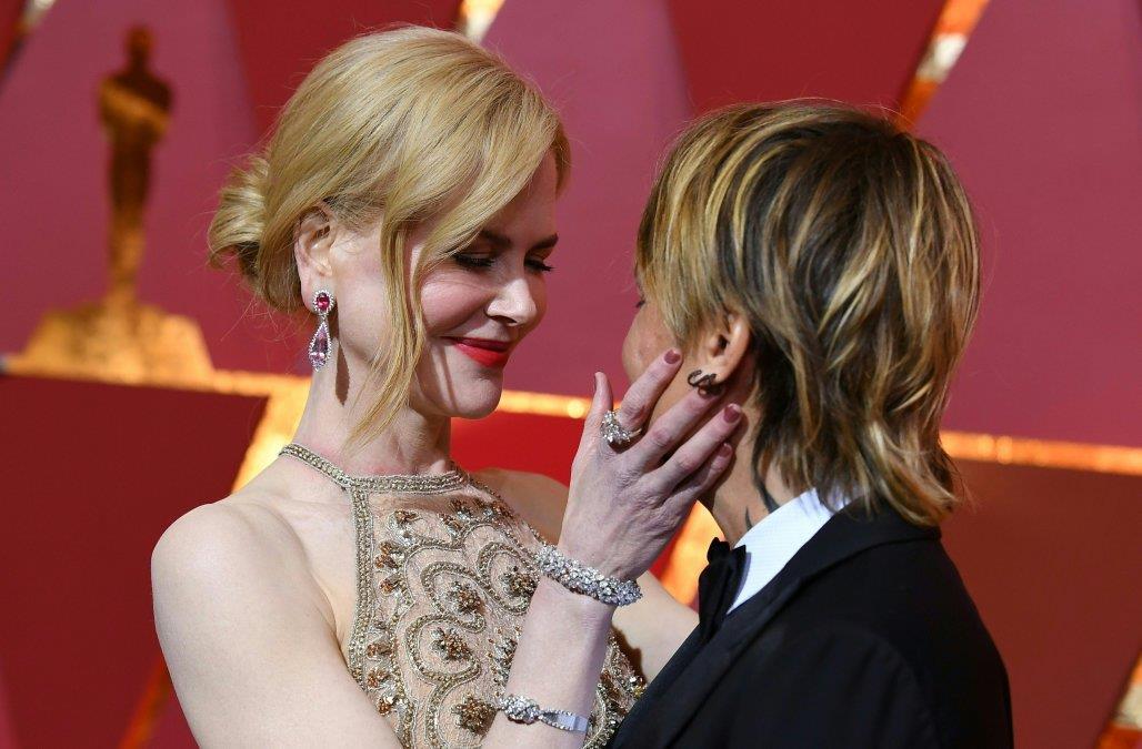 Pasangan "Tua" Artis Hollywood yang Tampil Mesra di Karpet Merah Piala Oscar 2017