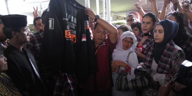 Mengejutkan, Relawan Agus-Sylvi Nyatakan Dukung Ahok Djarot