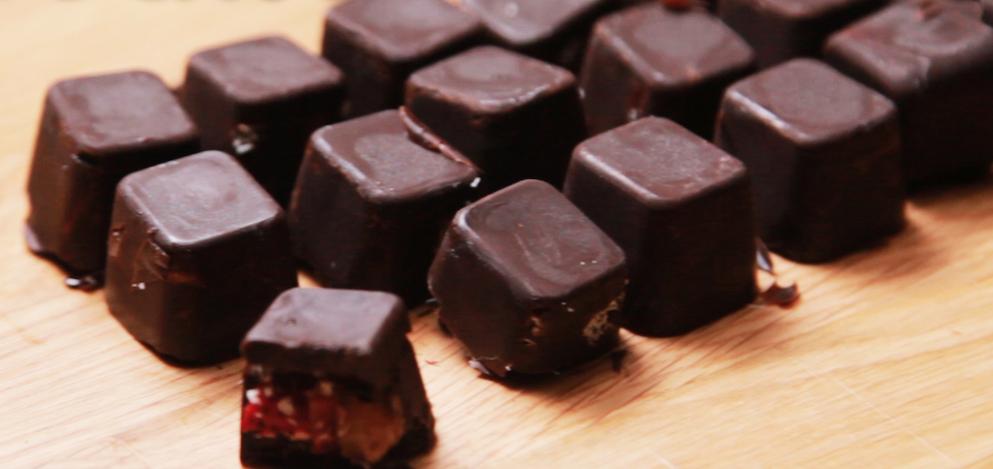 Buat Si Doi Bikin Sendiri Yuk, Chocolate Bar yang So Sweet Ini!