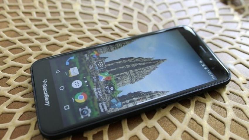 Aurora: Smartphone BlackBerry Berbasis Android Pertama Made in Indonesia!