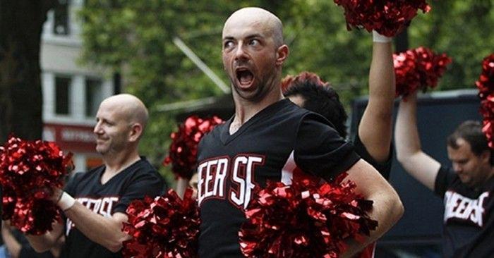 7 Foto yang Mungkin Membuktikan Kenapa Cheerleader Lebih Sering Menampilkan Perempuan