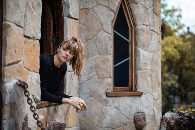 Jangan Ngaku Sudah Move On, Kalau Kamu Masih Melakukan 7 Kebiasaan Ini