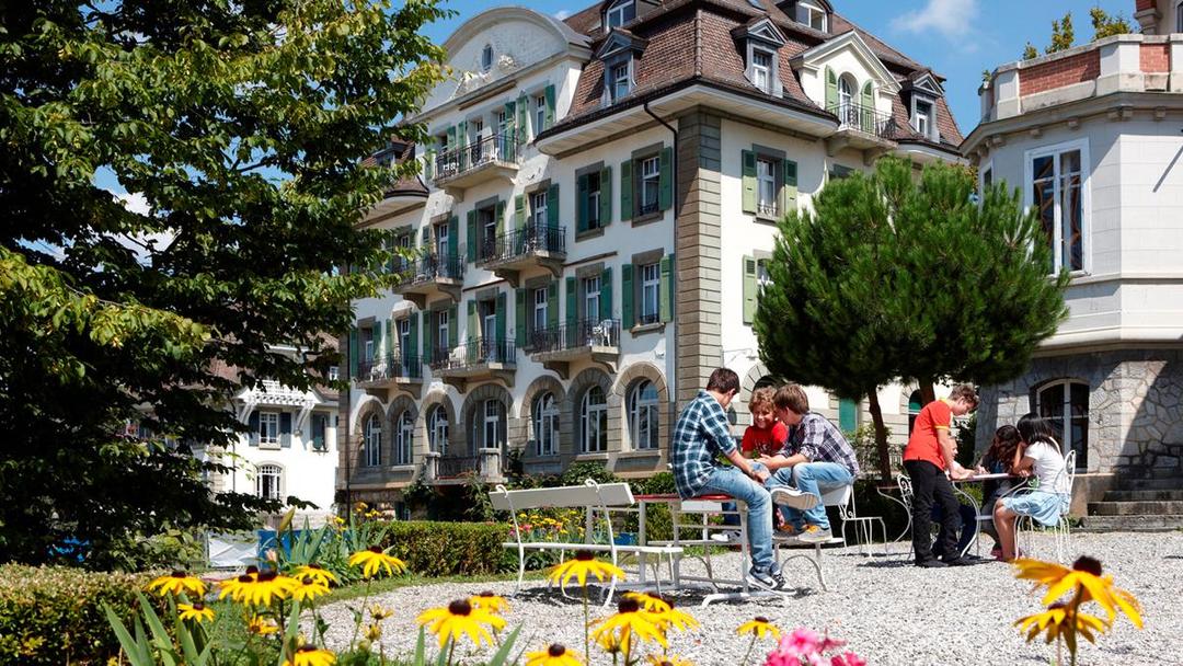 Mewahnya 8 Sekolah Paling Eksklusif di Swiss, Isinya Orang Super Kaya!