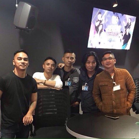Luncurkan "Setengah Gila", Ini 7 Foto Keseruan Comeback Pasha Bersama Ungu