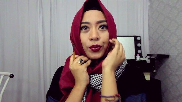 Ajaib! Beauty Vlogger Ini Merias Wajahnya Mirip Jokowi dan Ridwan Kamil