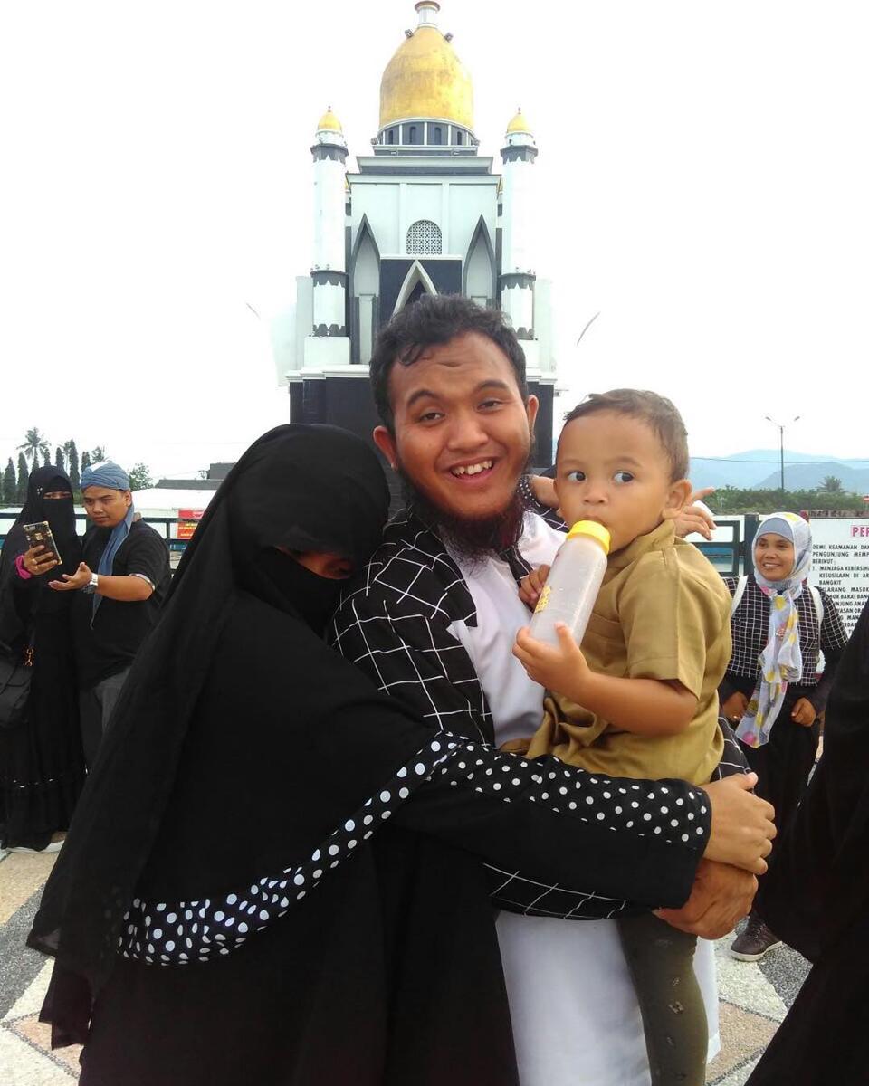 Begini Kehidupan Caisar YKS yang Penuh Makna dan Adem dengan Istrinya