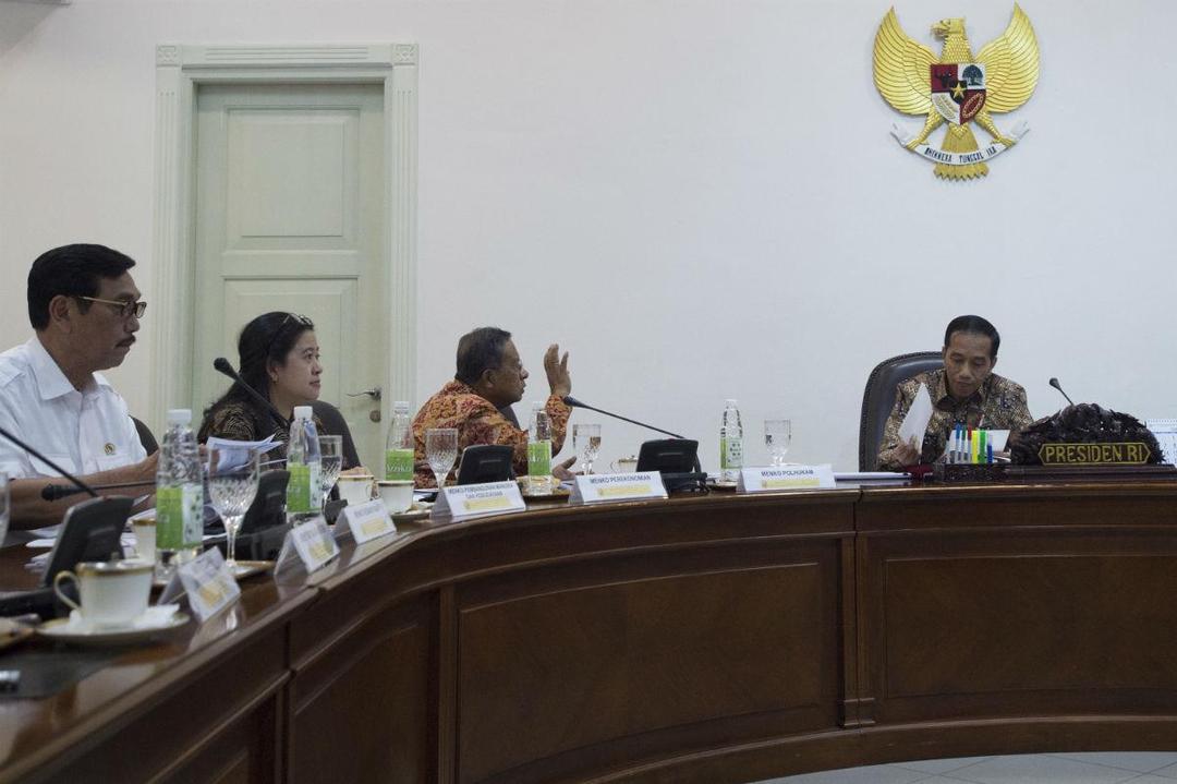 "Jika Tak Setuju dengan Peraturan Tarif Baru, Silakan Tinggalkan Indonesia!"