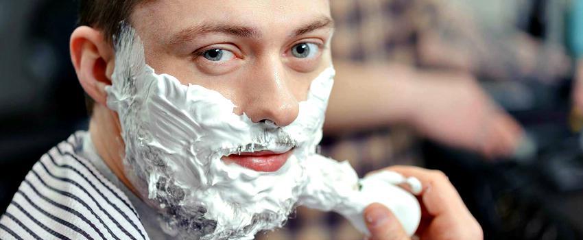 7 Kesalahan Ini Sering Dilakukan Pria Saat Bercukur Di Toilet