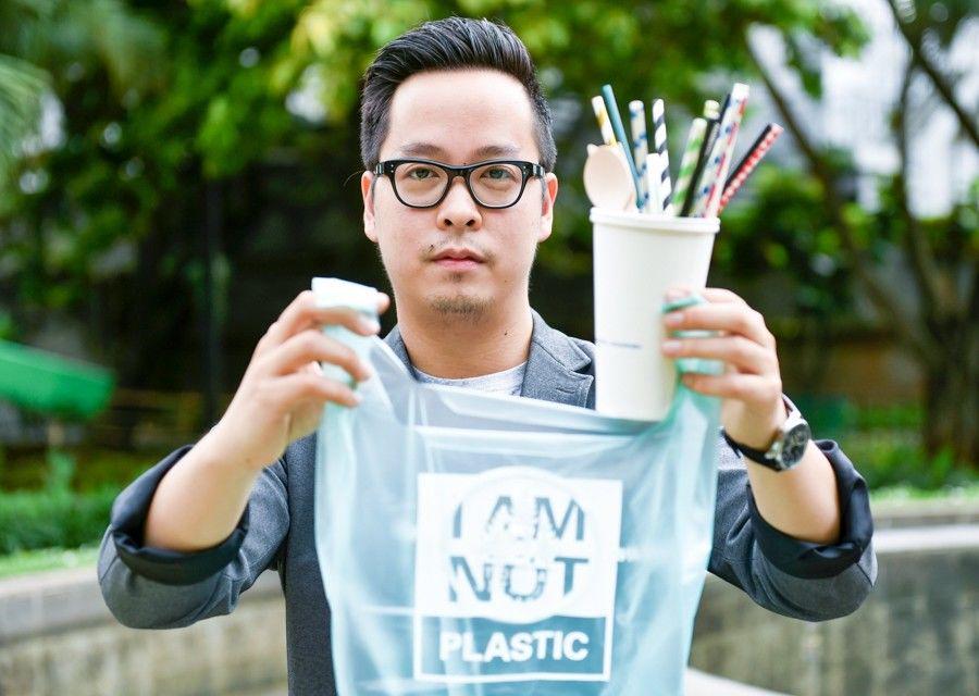 Orang Indonesia Ini Berhasil Menciptakan Plastik yang Dapat Diminum