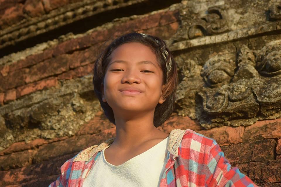Usia 11 Tahun Jadi Tulang Punggung Keluarga, Gadis Ini Mahir Aneka Bahasa