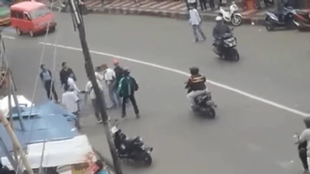 Respect, Driver Ojek Online Lerai Tawuran Anak SMA di Bogor