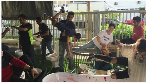 http://aura.tabloidbintang.com/articles/tekno/52479-ini-dia-tren-baru-di-instagram-mannequin-challenge