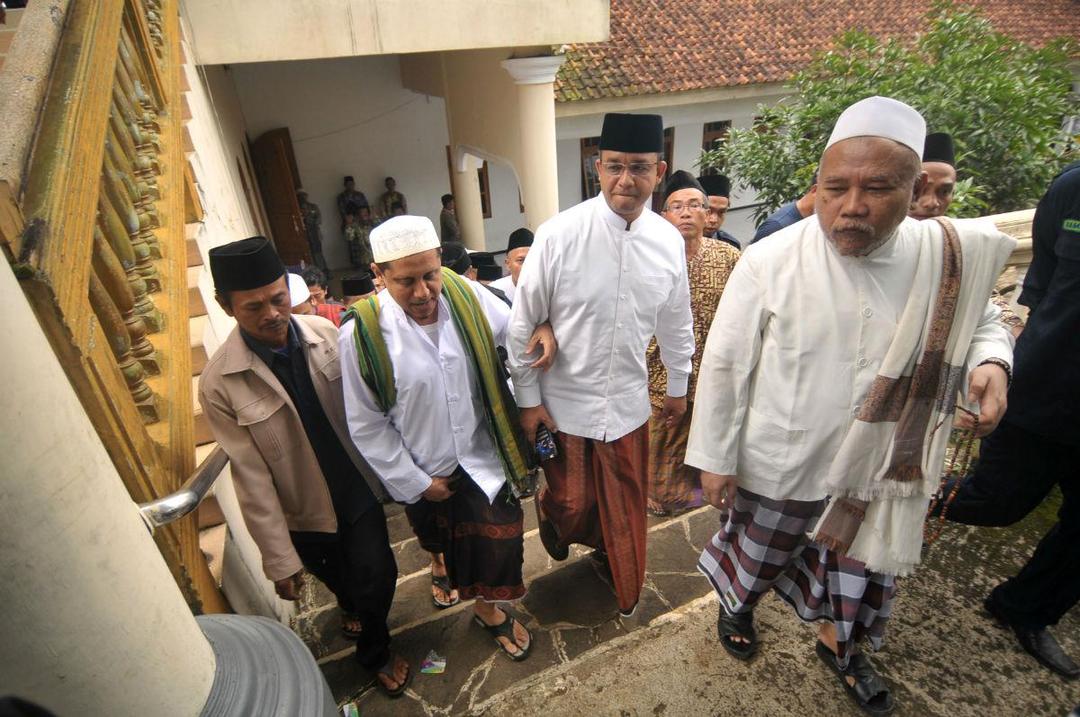 Lagu Timses Anies-Sandi Jiplak Pujian Yahudi? Bandingkan di Sini
