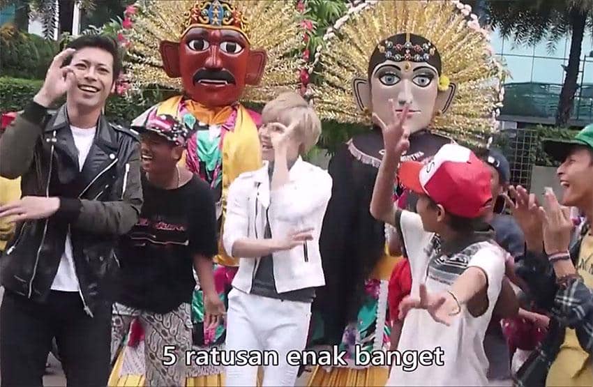 Lagu Tahu Bulat dari Komedian Jepang Ini Gak Kalah Keren sama Lagu Nasi Padang