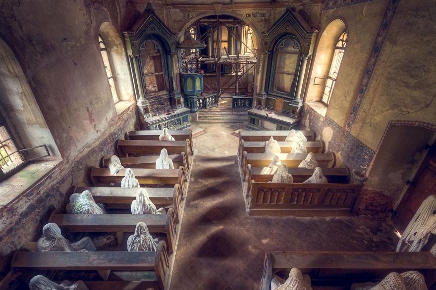 Inilah Penampilan 20 Gedung Bekas Gereja yang Telah Lama Ditinggalkan
