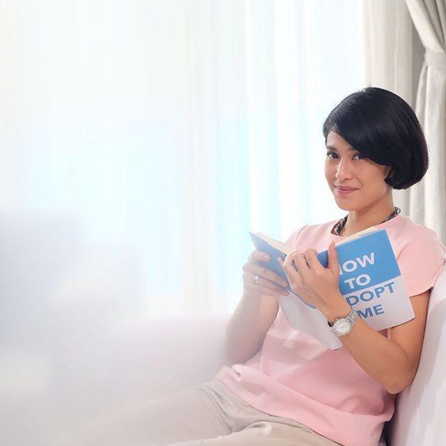 Tak Cuma Modal Tampang, 6 Artis Ini Juga Pintar dan Menginspirasi