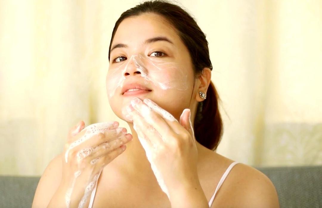 4 Tips Rutinitas Harian Ini Bikin Tampilan Kulit Lebih Awet Muda