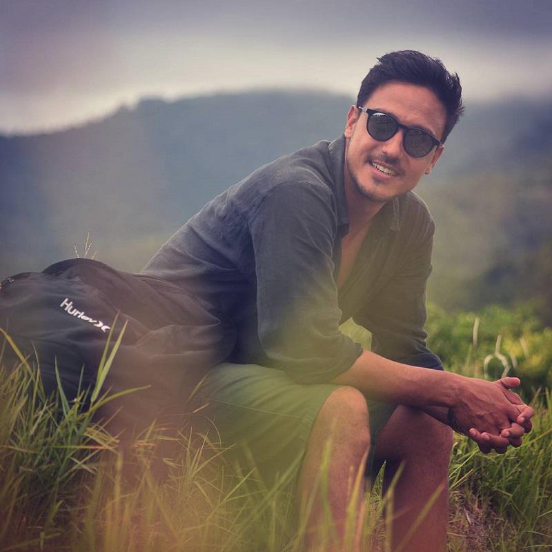 10 Style Macho Ala Hamish Daud yang Jadi Favorit Cewek